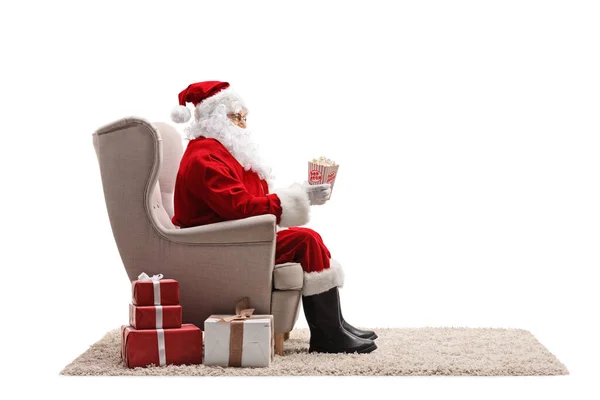 Père Noël Assis Dans Fauteuil Avec Une Boîte Pop Corn — Photo