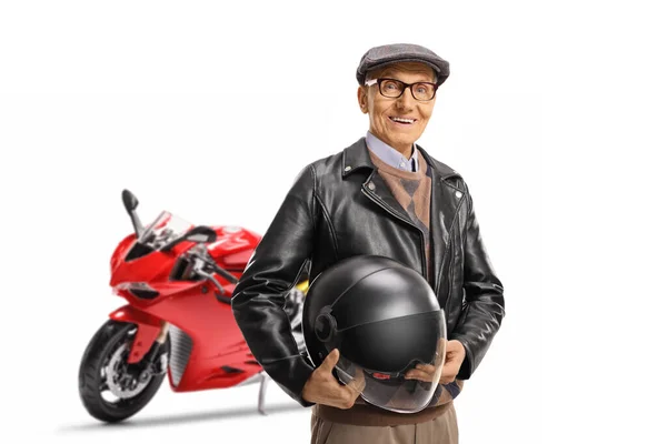 Kırmızı Yarış Motosikletli Yaşlı Bir Adam Beyaz Arka Planda Izole — Stok fotoğraf