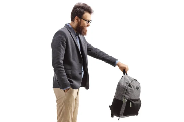 Homem Barbudo Segurando Uma Mochila Isolada Fundo Branco — Fotografia de Stock