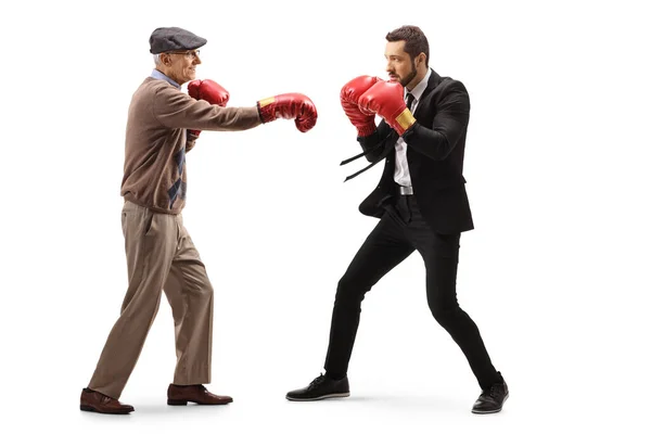 Foto Perfil Completo Anciano Luchando Contra Hombre Negocios Con Guantes —  Fotos de Stock