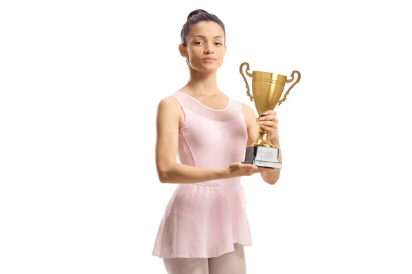 Ballerina Posiert Mit Goldenem Pokal Auf Weißem Hintergrund — Stockfoto