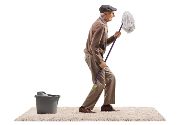 Profiel Shot Van Een Oudere Man Dansen Met Een Schoonmaak — Stockfoto