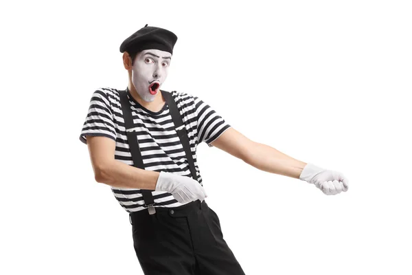 Pantomime Homme Tirant Une Corde Isolée Sur Fond Blanc — Photo