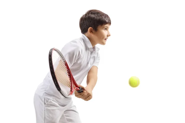 Jongen Raken Van Een Tennisbal Geïsoleerd Witte Achtergrond — Stockfoto