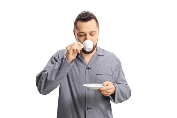 Mann Pyjama Trinkt Eine Tasse Espresso Isoliert Auf Weißem Hintergrund — Stockfoto