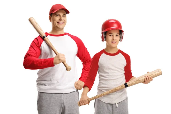 Ojciec Syn Kijami Bejsbolowymi Ubrani Identyczne Ubrania Białym Tle — Zdjęcie stockowe