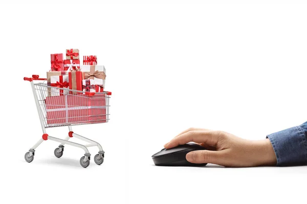 Mano Masculina Haciendo Clic Ratón Ordenador Carrito Compras Con Regalos — Foto de Stock