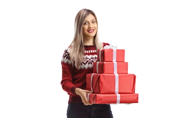 Jonge Vrouw Met Een Stapel Geschenken Geïsoleerd Witte Achtergrond — Stockfoto