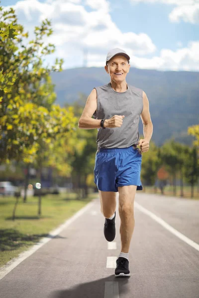 Retrato Completo Anciano Corriendo Sobre Una Pista — Foto de Stock