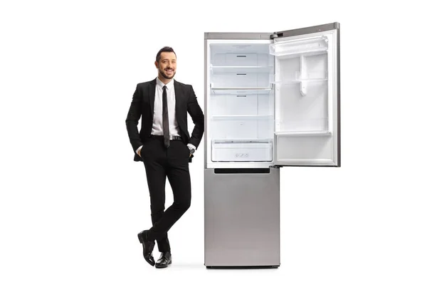 Portrait Complet Homme Affaires Appuyé Sur Nouveau Réfrigérateur Isolé Sur — Photo