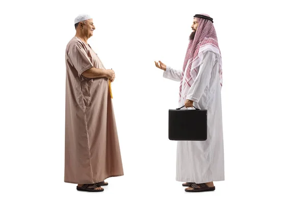 Pełna Długość Zdjęcia Muzułmanina Arabskiego Biznesmena Rozmawiającego Białym Tle — Zdjęcie stockowe