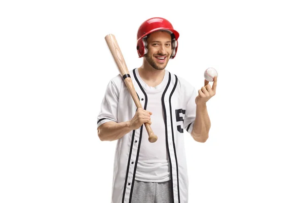 白い背景にボールとバットを持つヘルメットを持つ野球選手 — ストック写真