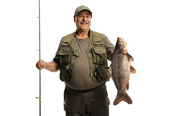 Sonriente Pescador Maduro Sosteniendo Una Caña Pescar Pez Carpa Grande — Foto de Stock