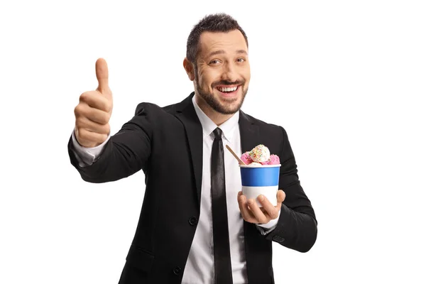 Feliz Joven Empresario Comiendo Helado Una Taza Papel Haciendo Gestos —  Fotos de Stock