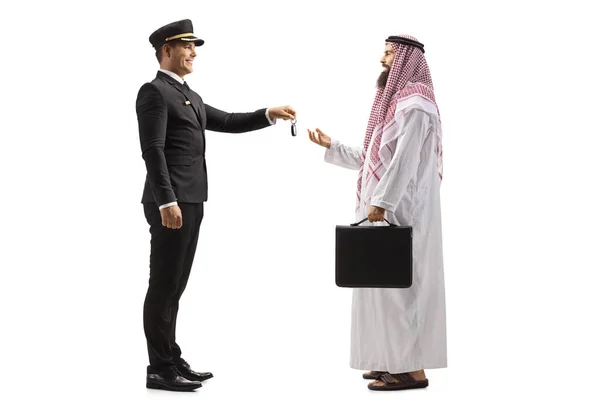 Full Length Profile Shot Chauffeur Giving Car Keys Saudi Arab — Stock Photo, Image