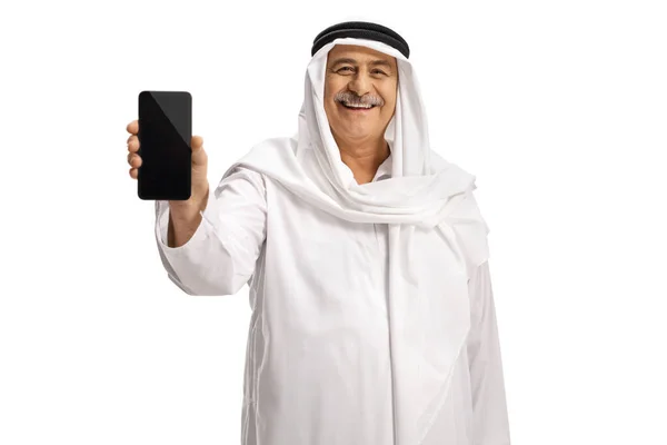 Літній Чоловік Етнічному Одязі Показує Мобільний Телефон Ізольовано Білому Тлі — стокове фото
