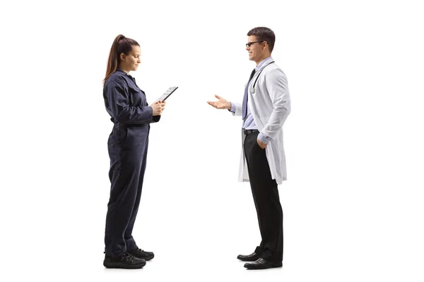 Full Length Profile Shot Male Doctor Talking Female Auto Mechanic — Stock Photo, Image