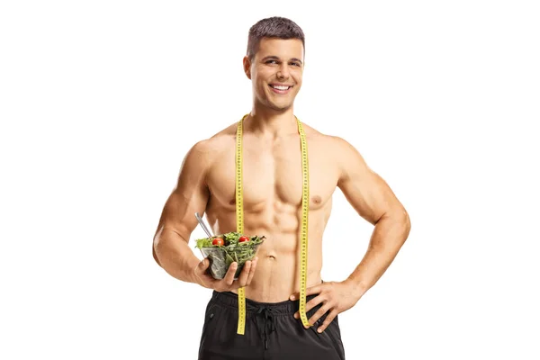 Hemdloser Muskulöser Mann Der Eine Salatschüssel Hält Und Isoliert Auf — Stockfoto