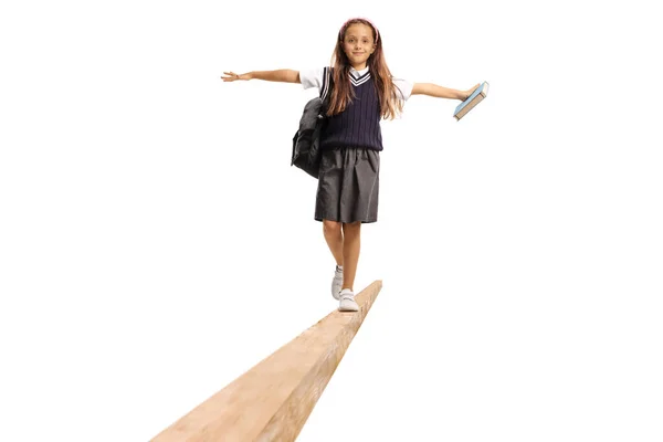 Üniformalı Kız Öğrenci Bir Sırt Çantası Taşıyor Beyaz Arka Planda — Stok fotoğraf