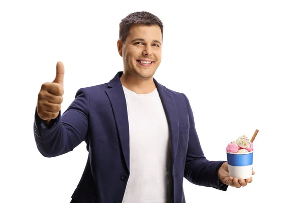 Heureux Jeune Homme Tenant Une Crème Glacée Dans Une Tasse — Photo