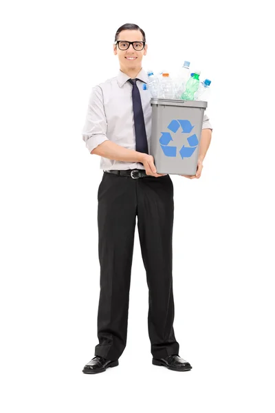 Man met recycleren bin — Stockfoto