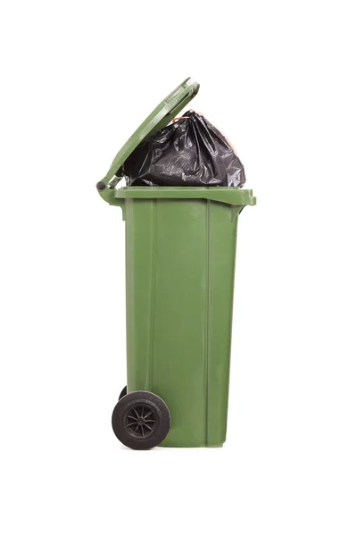 Lata de lixo cheio de lixo — Fotografia de Stock