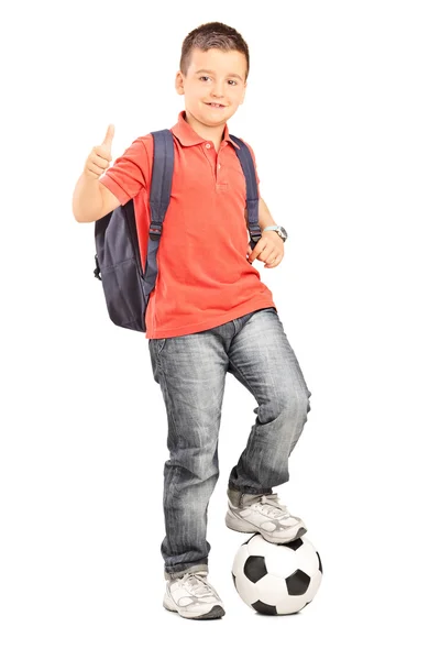 Colegial con un balón de fútbol — Foto de Stock