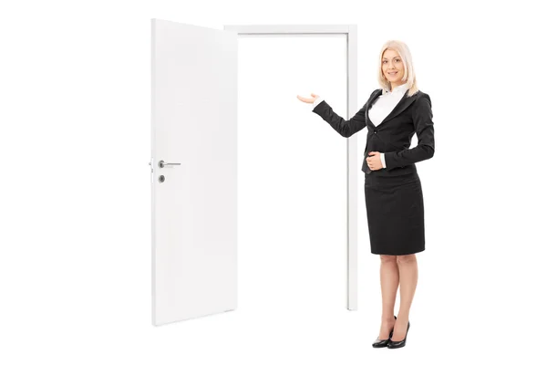 Female real estate agent — Stock Photo, Image