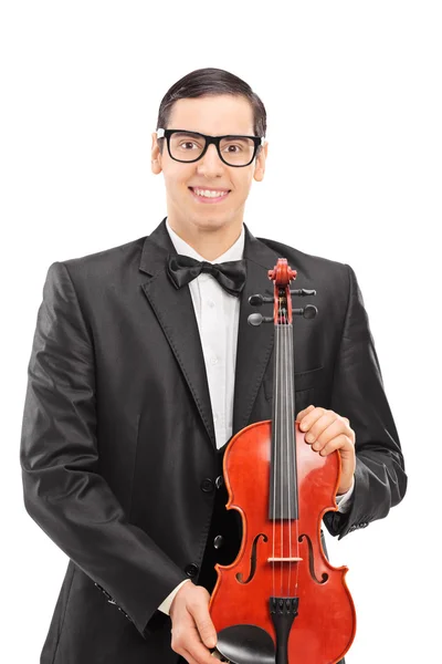 Jovem músico posando com violino — Fotografia de Stock