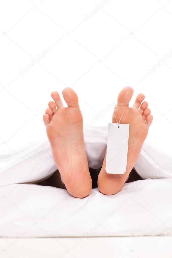 dead body with toe tag