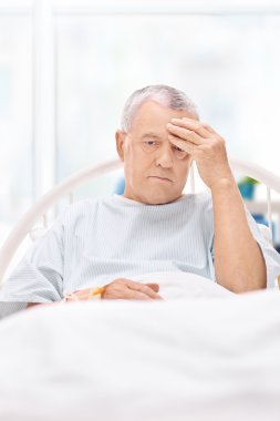 Bir baş ağrısı olan hasta