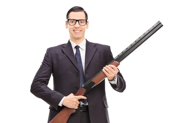 Erkek koruma holding av tüfeği — Stok fotoğraf