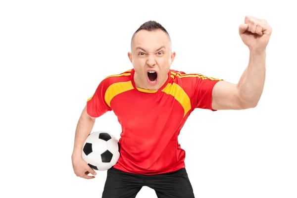 Fußballfan hält Fußball in der Hand und jubelt — Stockfoto