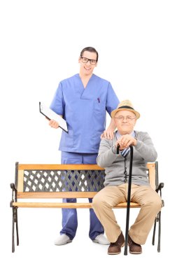 Genç doktor ve üst düzey bir beyefendi