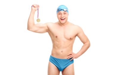 Neşeli genç yüzücü madalya holding 