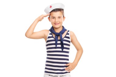 bir denizci üniforması saluting içinde küçük çocuk