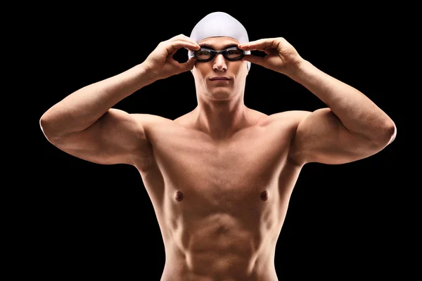 Jeune homme nageur avec lunettes de natation — Photo