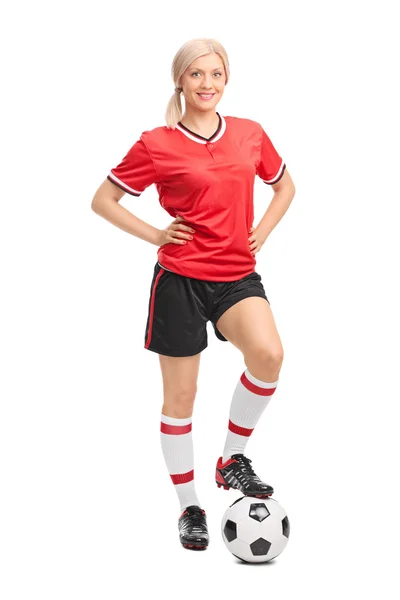 Giocatrice di calcio femminile in posa — Foto Stock