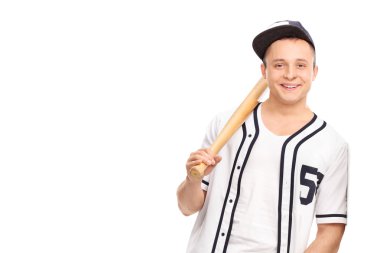 Bir beysbol sopası tutan genç atlet