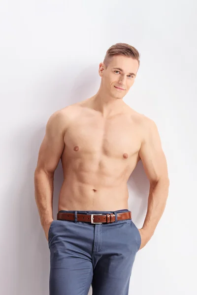 Knappe Shirless Man — Stockfoto