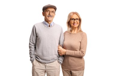 Beyaz arka planda kolları bağlı mutlu, olgun bir çift.