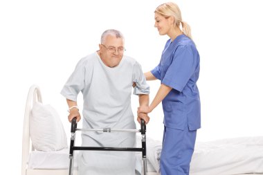 üst düzey bir hasta yardımcı kadın hemşire