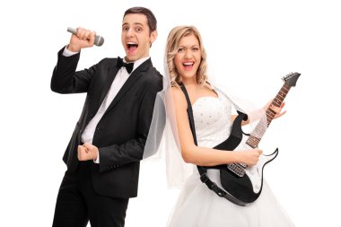 İskambil gitar ve şarkı bir damat gelin 