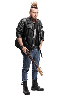 Elektro gitar ile punk rock gitarist