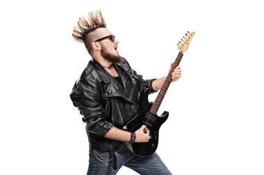 Punk rocker elektro gitar çalmak