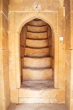 Maraza, Gobustan, Azerbaycan - 06.03.2021: Diri Baba anıtı. 15. yüzyılın mimari anıtı..