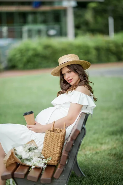 Pregnant Young Beautiful Woman Drinks Cappuccino Park Spring — Stock Photo, Image