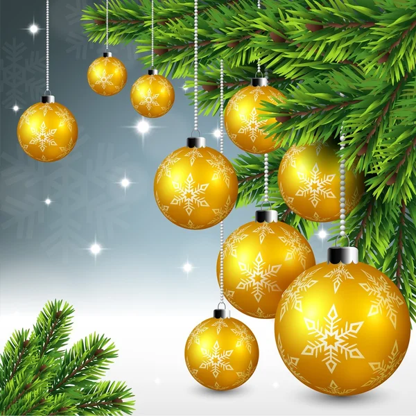 Bola de Navidad de oro colgando de hojas de pino en el fondo de invierno — Vector de stock