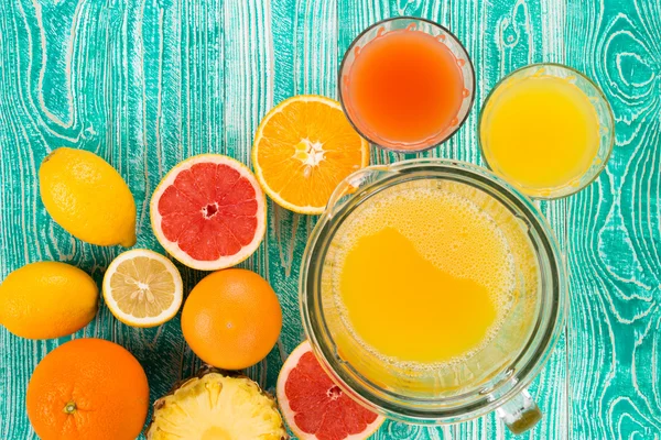 Fresh juice from citrus — Stock Photo, Image