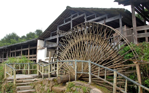 Qinghua Wuyuan County Jiangxi Province China Large Wooden Waterwheel River — Stock Photo, Image